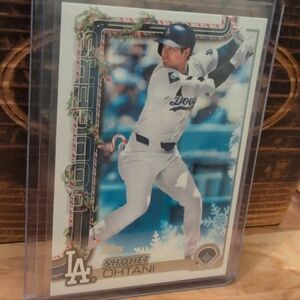 2025 Topps Holiday Shohei Ohtani Image Variation Candy Cane Bat SP Dodgers